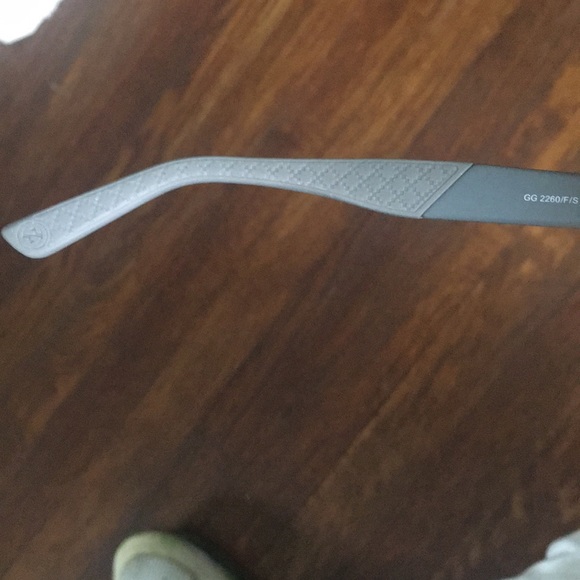 100% Authentic Gucci Polarized Aviator Sunglasses - Picture 3 of 8